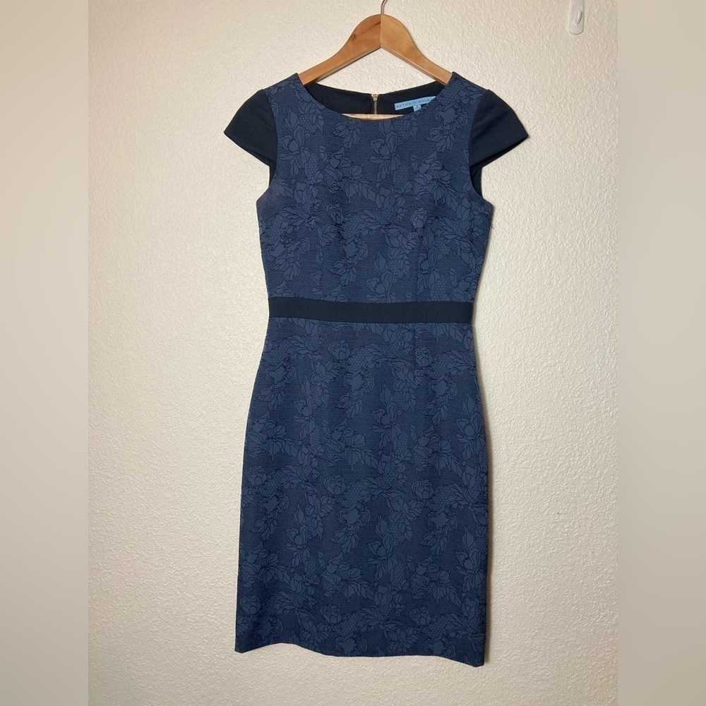 Antonio Melani mixed media blue black floral lace cap sleeves midi dress size 2